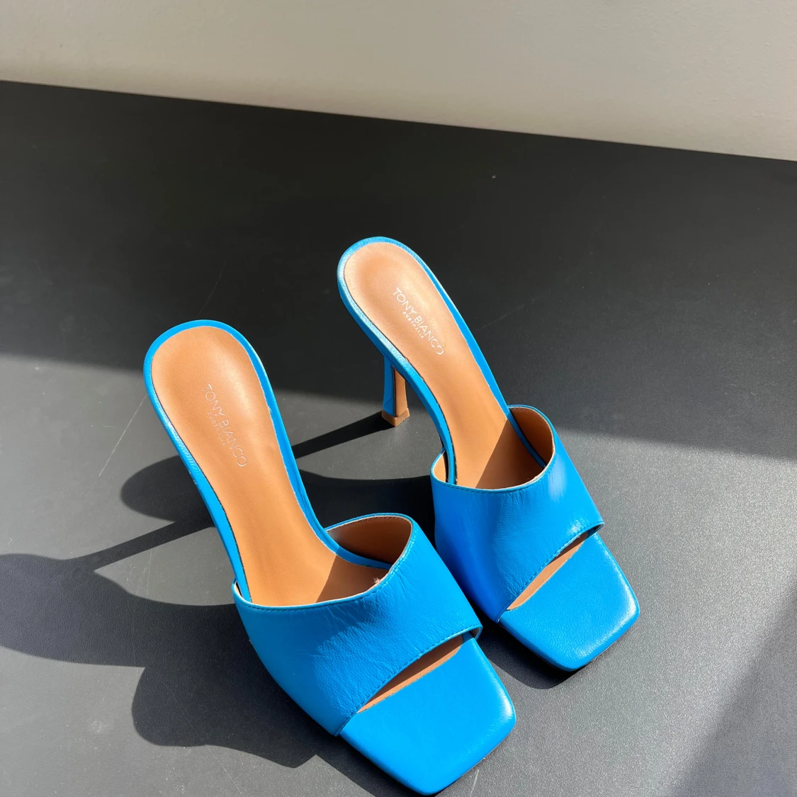 Tony Bianco klackar - 2