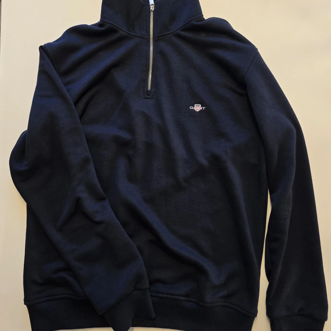 Mörkblå quarter zip tröja från Gant - 3
