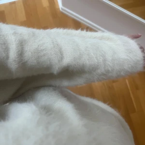 Crémevit gosig tröja  - Supermysig tröja ifrån ginatricot, i en beige/crémevit färg💗