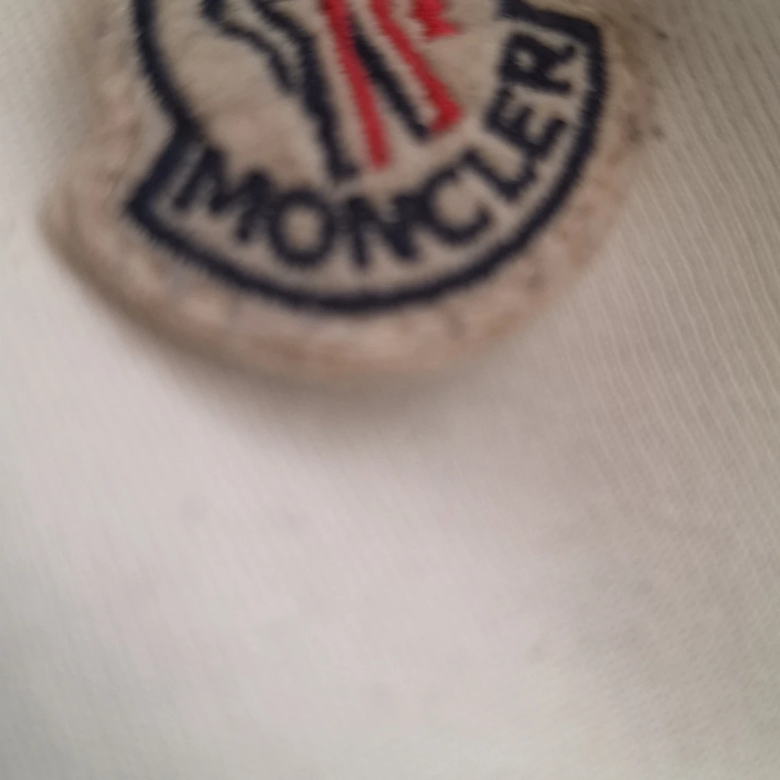 Vita cargo shorts från Moncler - 1