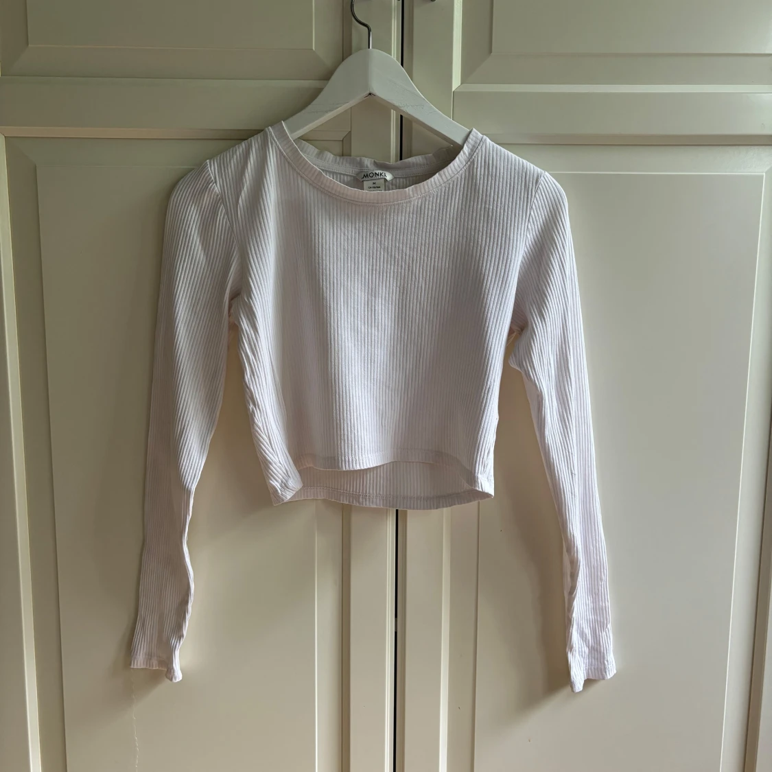 Vit ribbad långärmad topp  - 1
