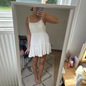 Klänning - Sååå fin vit klänning😍😍