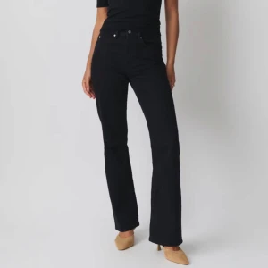 bootcut  - svarta bootcut jeans från Gina tricot i ”classic boot” modellen. I princip helt nya, använda någon enstaka gång bara