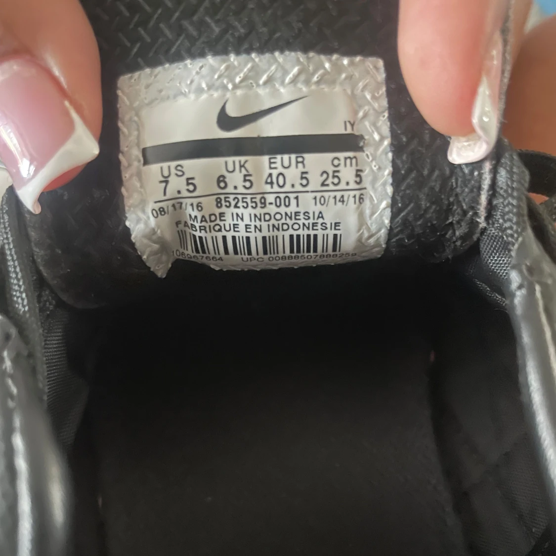 Nike svarta fotbollsskor strl 37,5 - 2