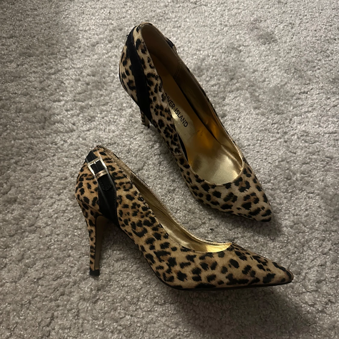 Leopardmönstrade pumps från River Island - 2