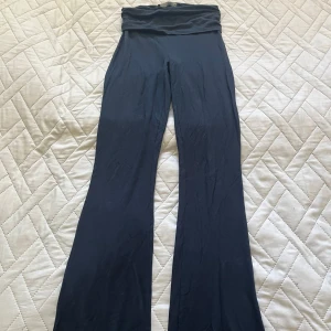 Folded yogapants - Byxor noelle från lager 157. Använda en gång. 