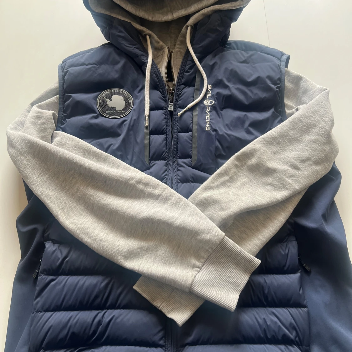 Blå dunväst från Sail Racing