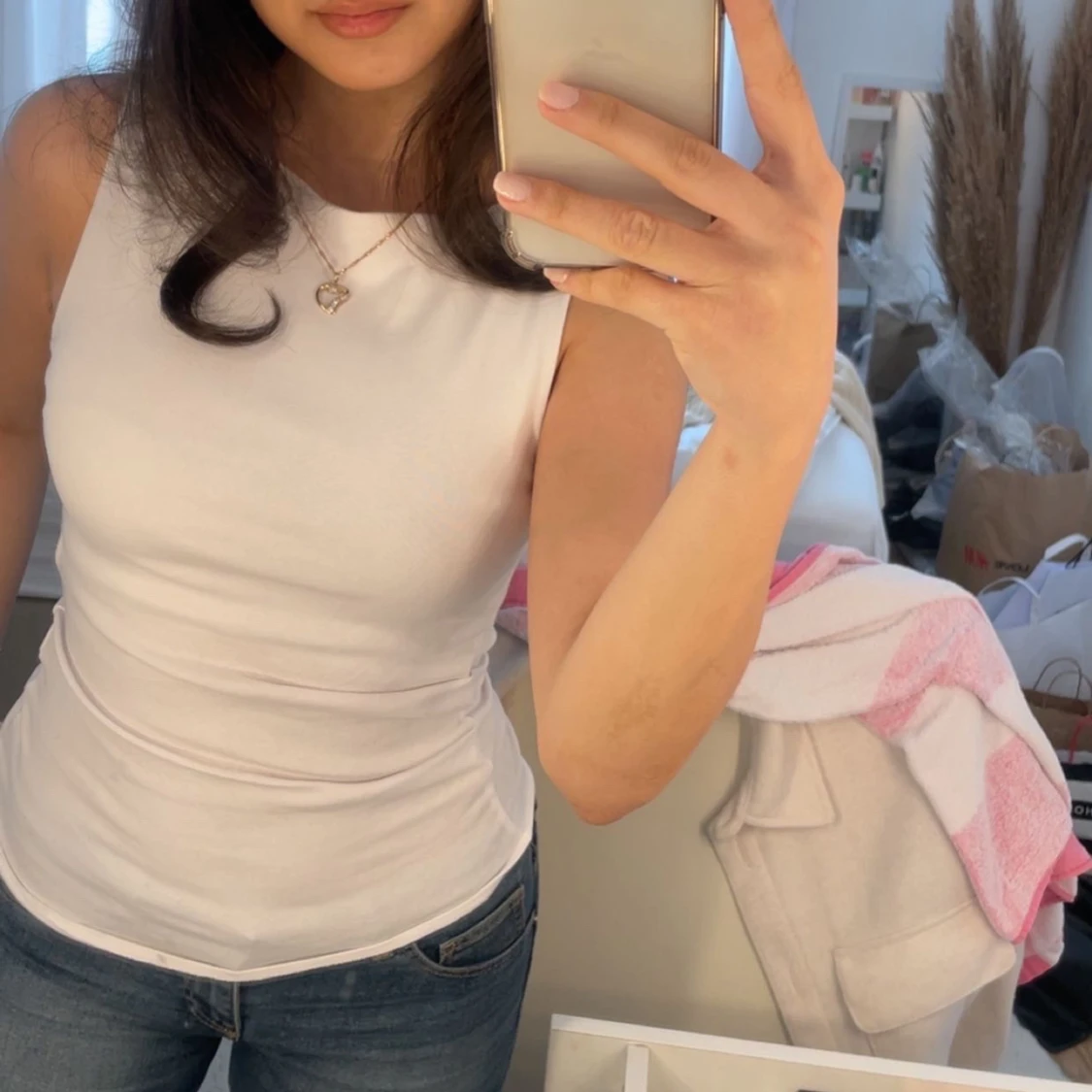 Vit ärmlös linnetopp - 1