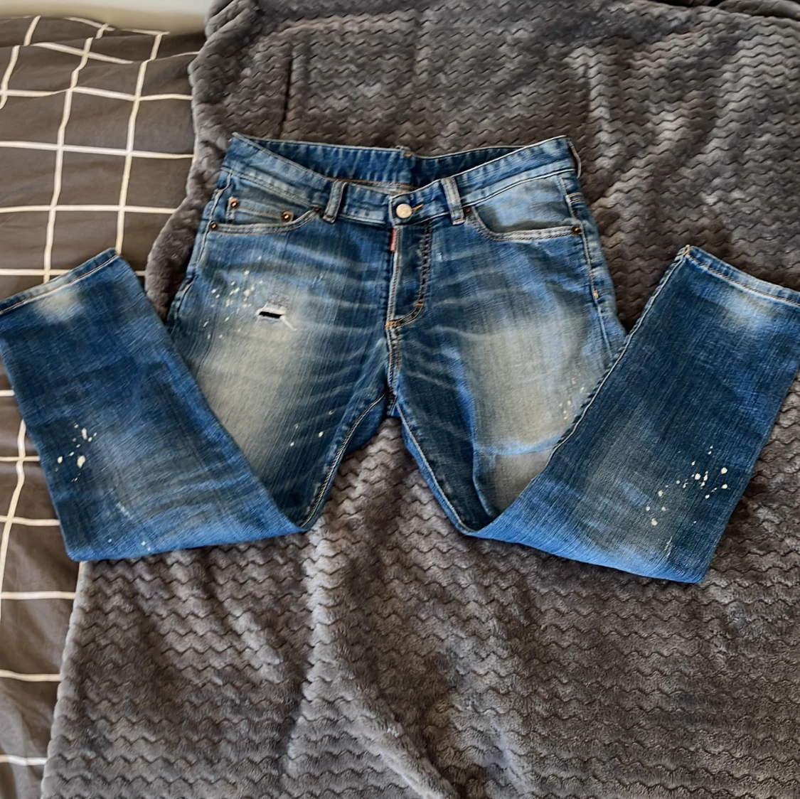 Blå Dsquared2 jeans med slitningar  - 2