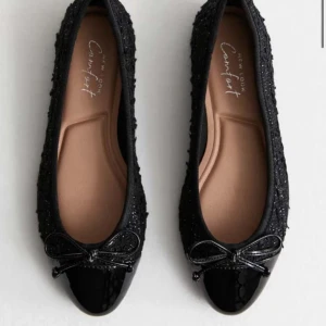 Söker!!!Svarta ballerinaskor - Söker i storlek 39!!