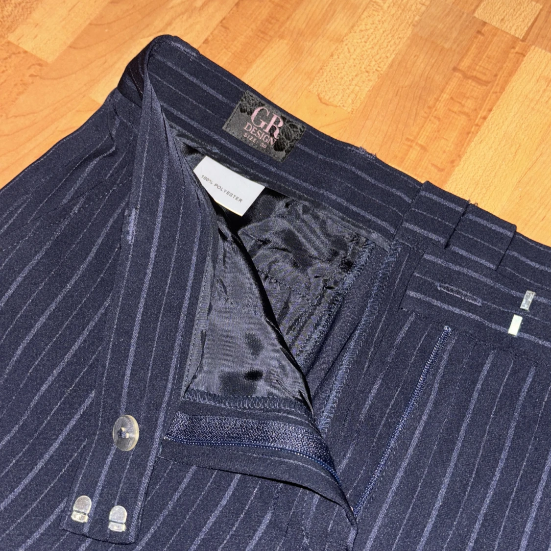 Mörkblå randiga kostymbyxor från GR Design - 2