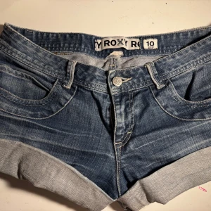 Roxy shorts - super fina lågmidjade Roxy shorts!! Storlek 10/38