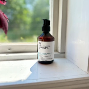COLLISTAR Shampoo 🖤🤍🩵 - Ett helt nytt Attivi Puri Hair COLLISTAR Hyaluronic Acid Acido Frequent Ialuronico Shampoo. Nypris 379kr! FÖRST TILL KVARN!🩵🤍🖤(BUNDLERABATT VID KÖP AV FLER ARTIKLAR!)
