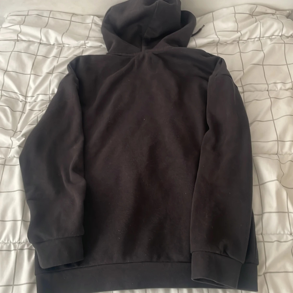 Svart hoodie från Pier One - 2