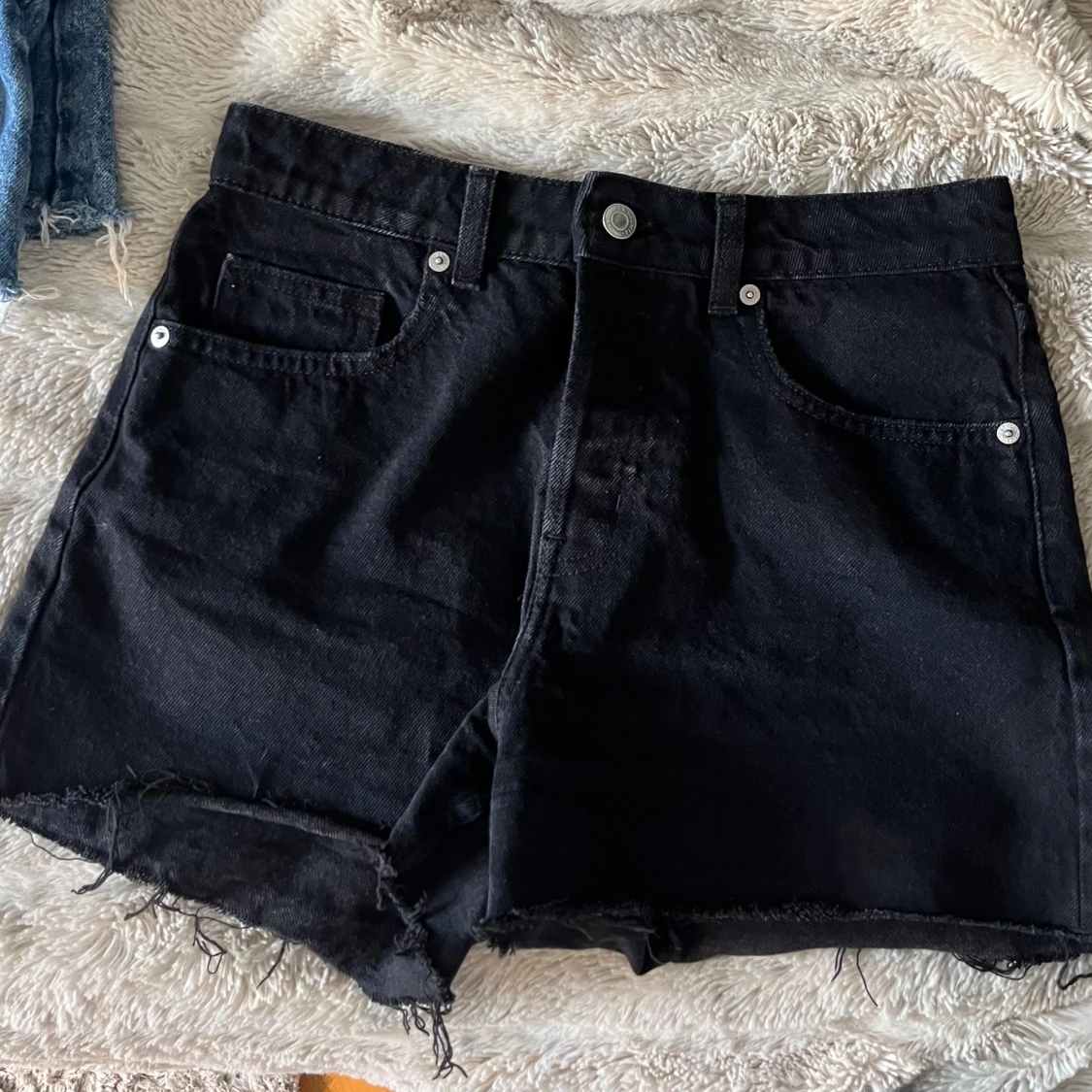 Svarta jeansshorts från H&M