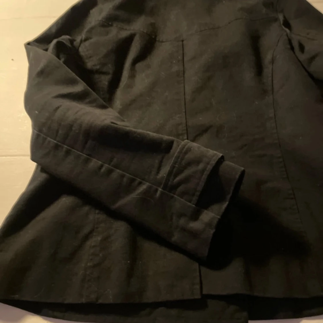 Svart skepparkavaj med knappar - 1