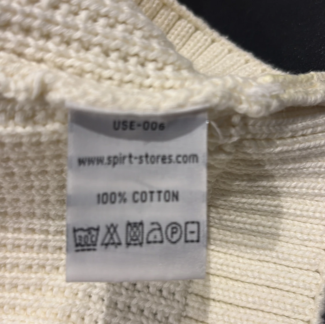 Krämvit stickad tröja från Use - 3