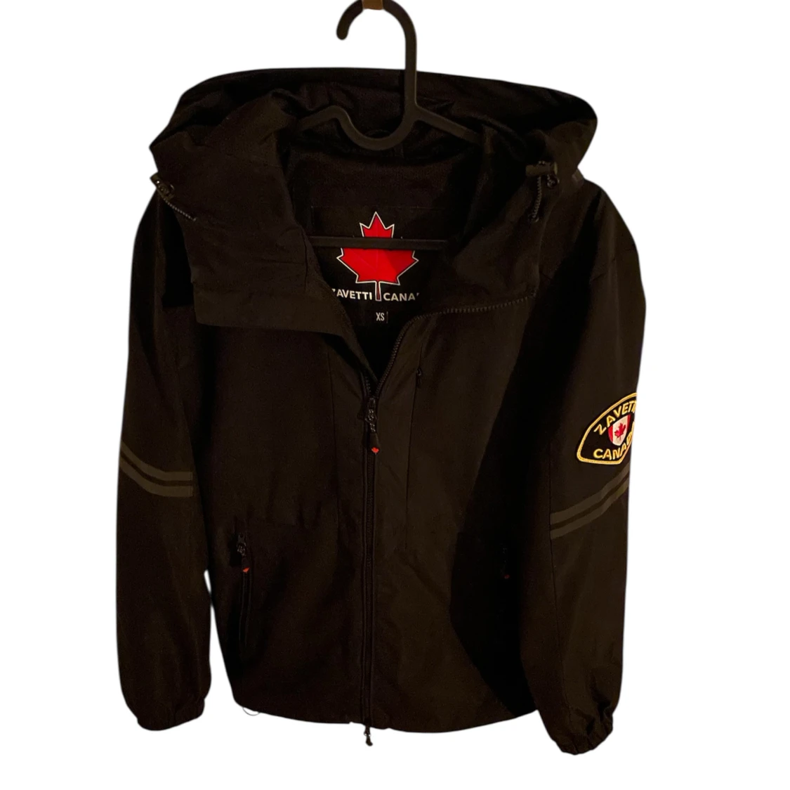 Svart vindjacka från Zavetti Canada