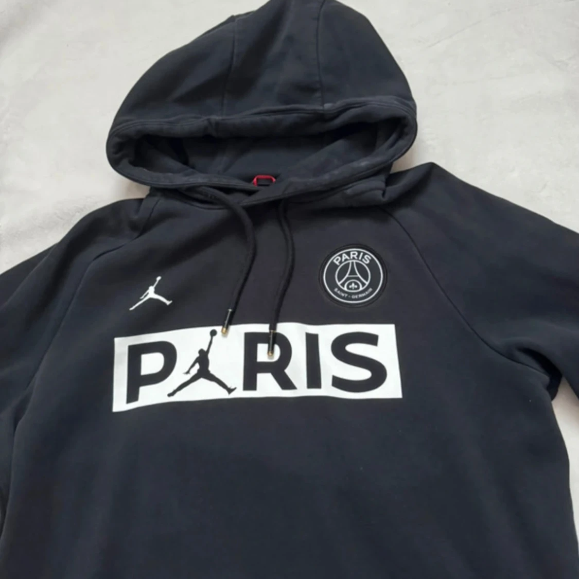 Svart PSG x Jordan hoodie med tryck - 1