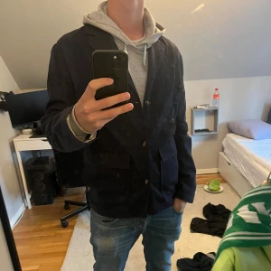 Overshirt J.Lindeberg - Perfekt skick. Använd ett fåtal gånger. Nypris ca 1500kr.