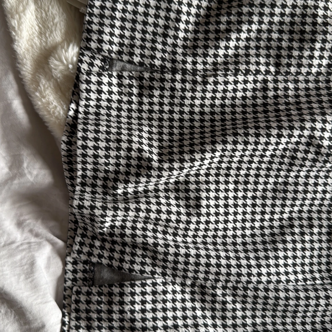 Svartvit rutig kortkjol från Divided - 1