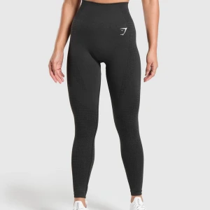 Gymshark tights - Träningstights från gymshark i utmärkt skick, lappen är dock bortklippt. Kolla gärna in mina andra annonser, vill du köpa flera varor så kommer vi överens om ett paketpris!