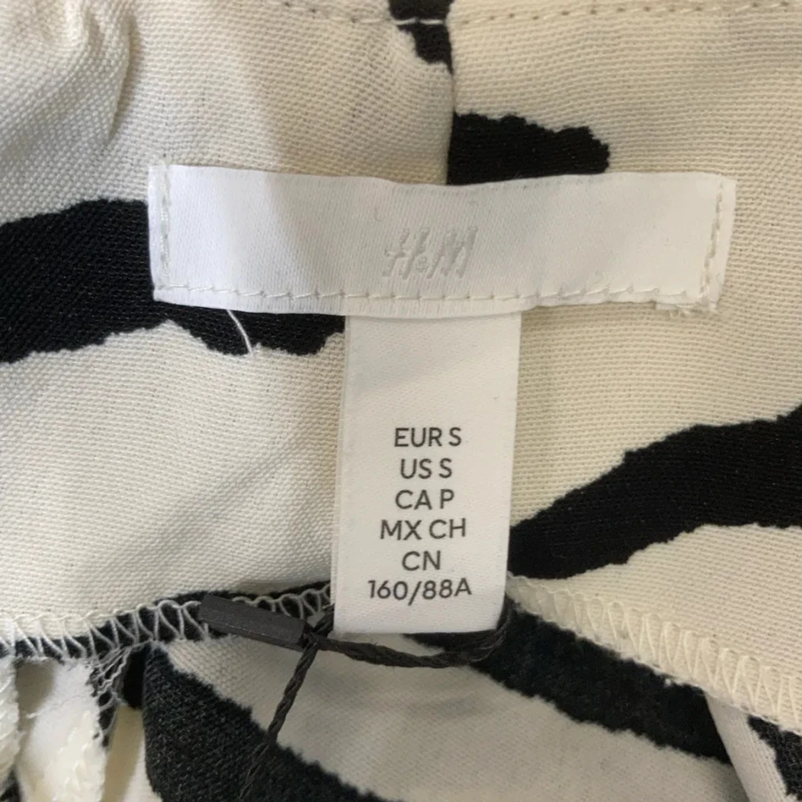 Zebramönstrad klänning från H&M - 1