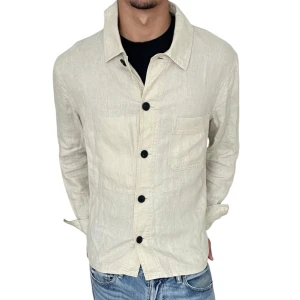 Linne Overshirt från arket  - Otroligt fet overshirt från arket, toppskick, perfekt med en hoodie under, priset kan såklart diskuteras! 