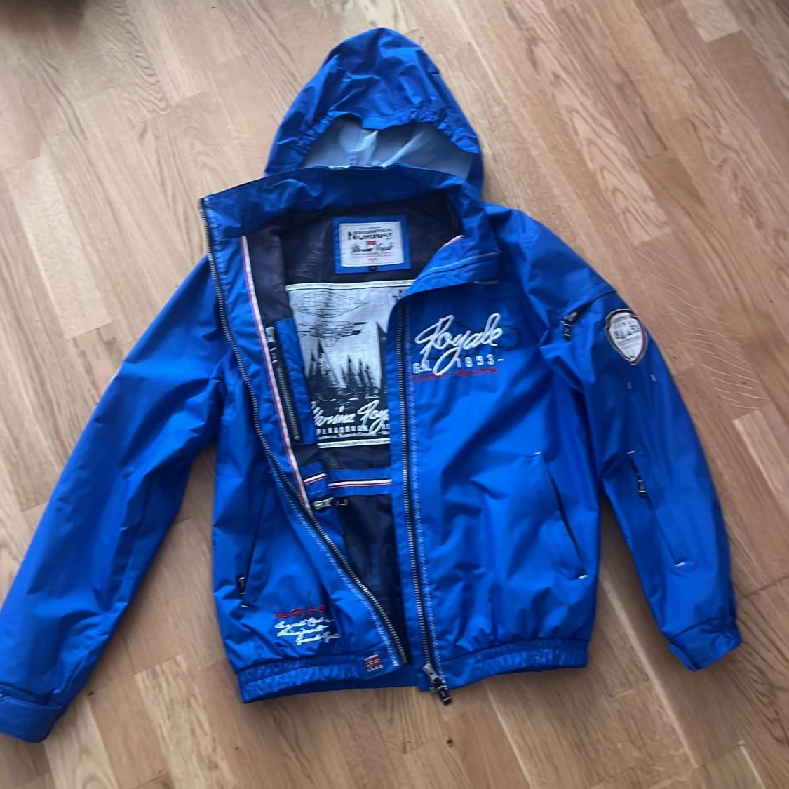 Blå vindjacka från Napapijri