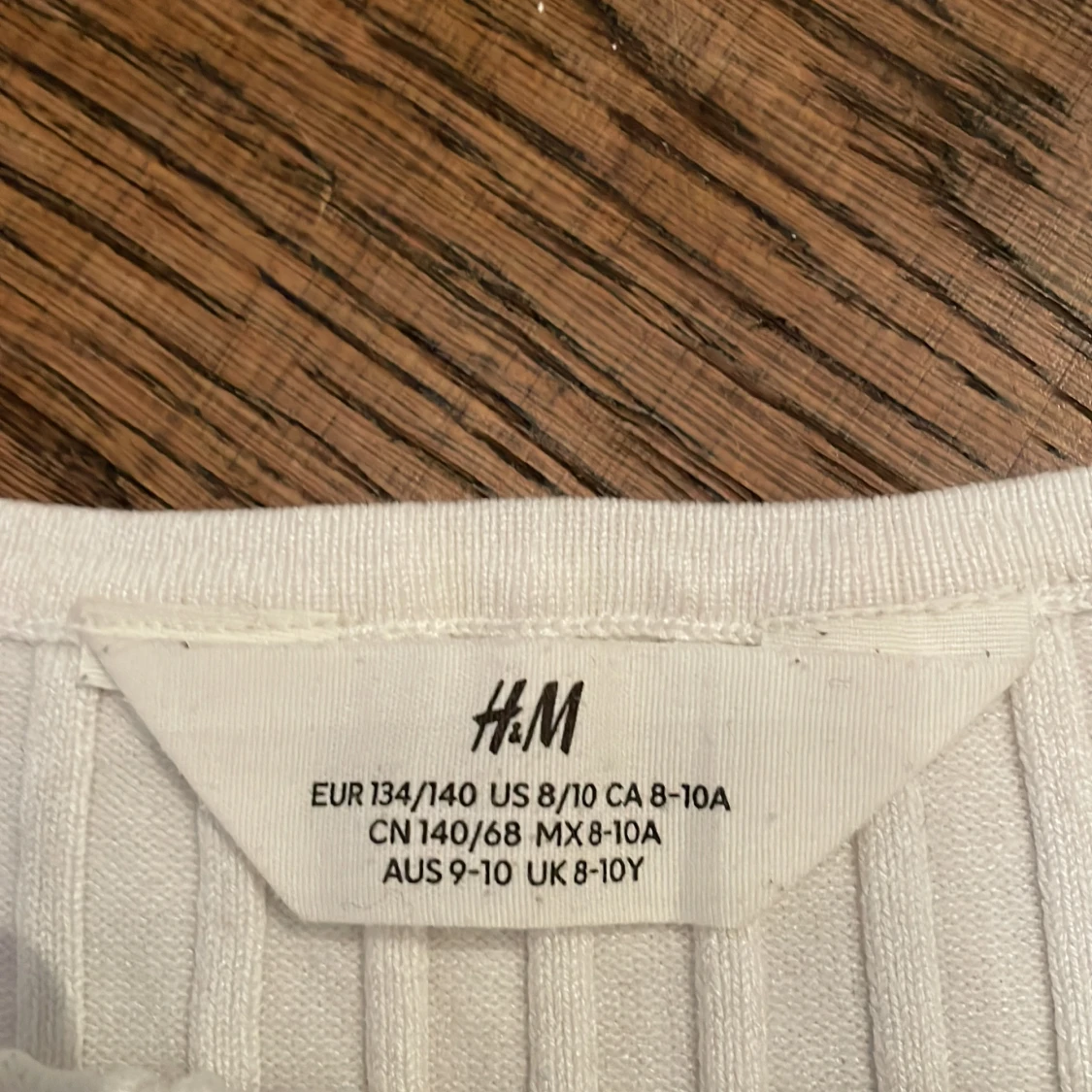 Vit ribbad linnetopp från H&M - 1