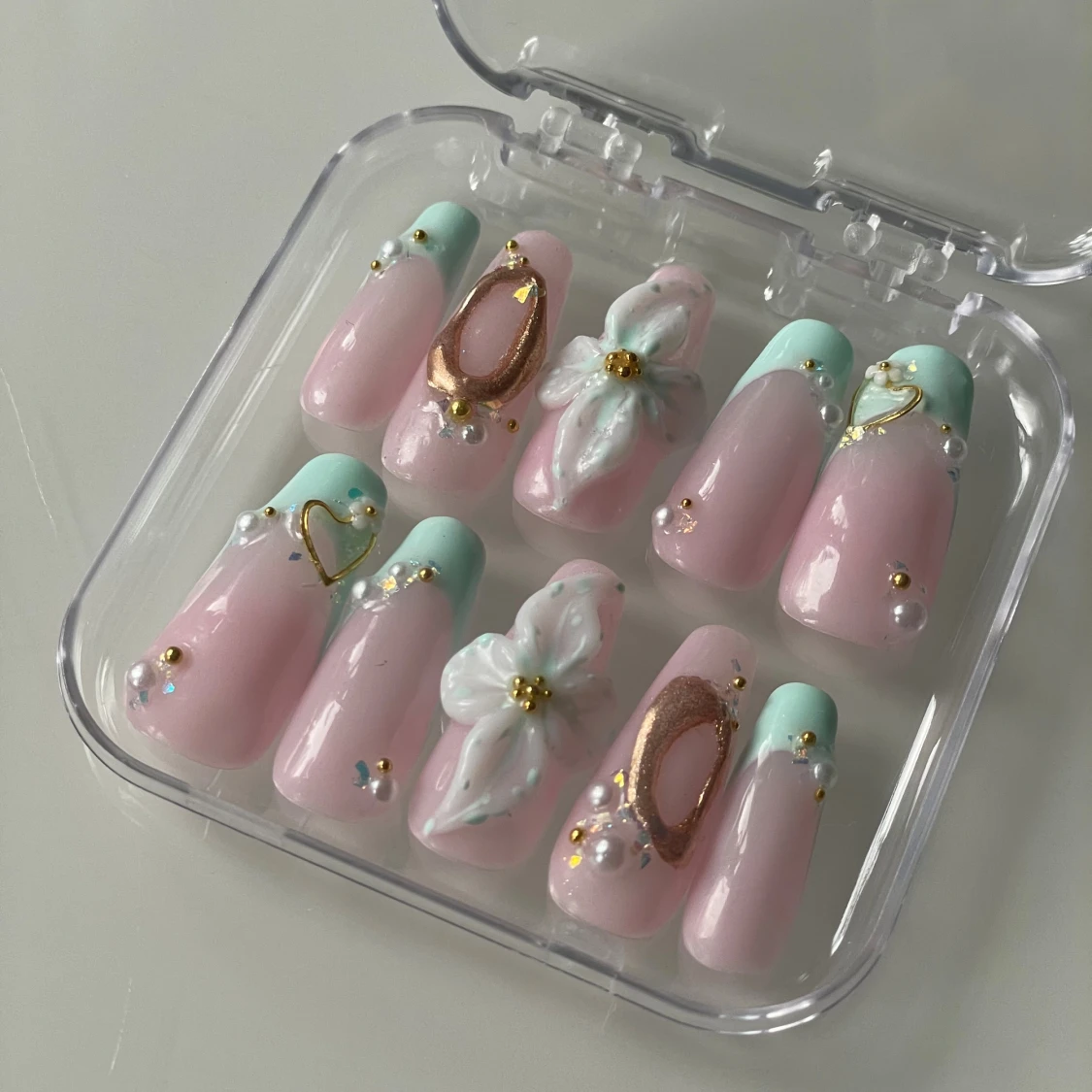 Press on nails med 3D konst - 2