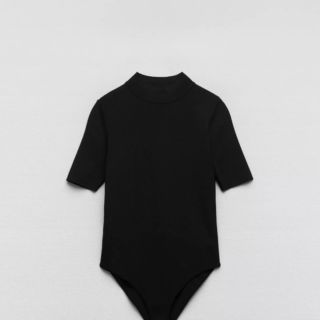 Svart bodysuit med öppen rygg - 2