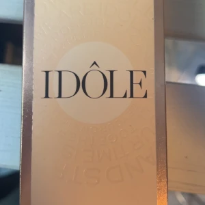 Parfym - En i princip ny parfym, enbart sprutat nått sprut (se bild 4) 50ml