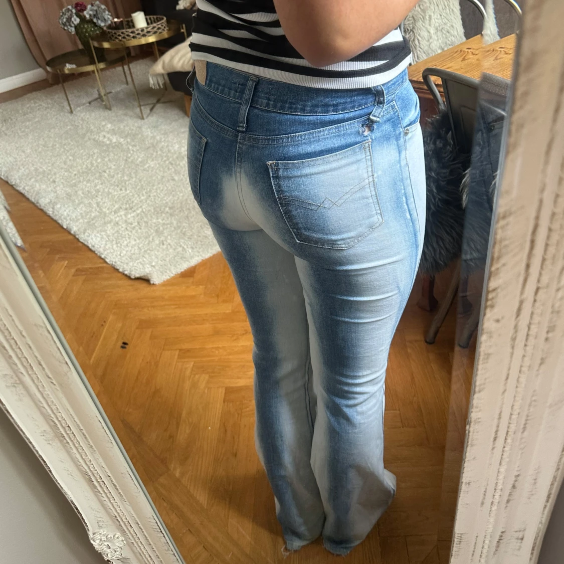 Ljusblå bootcut jeans - 2