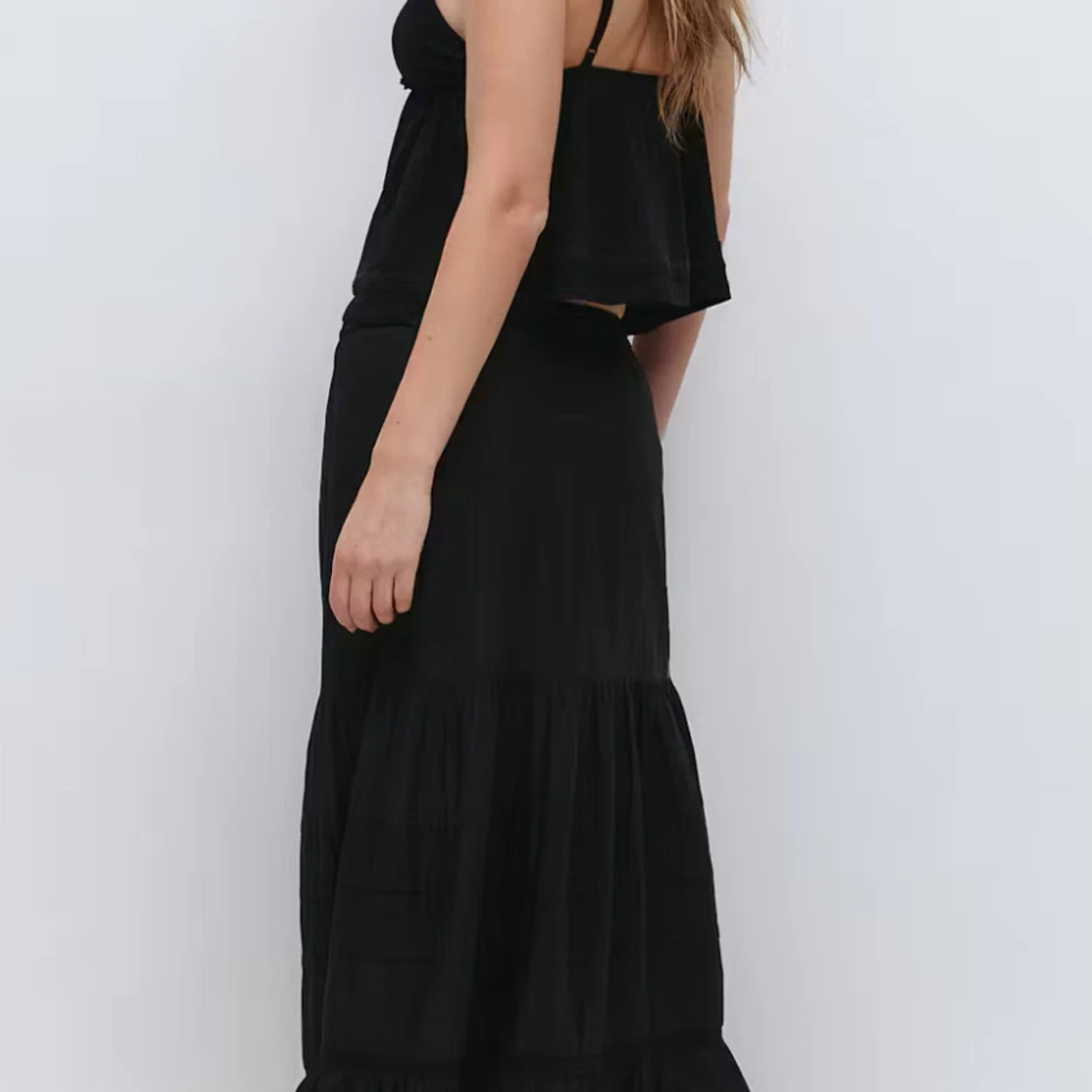 Svart långkjol från Gina Tricot - 1