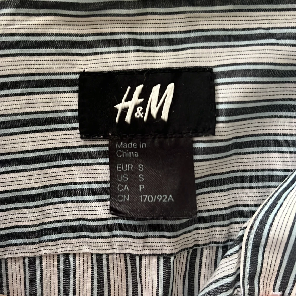 Randig skjorta från H&M, storlek S - 1