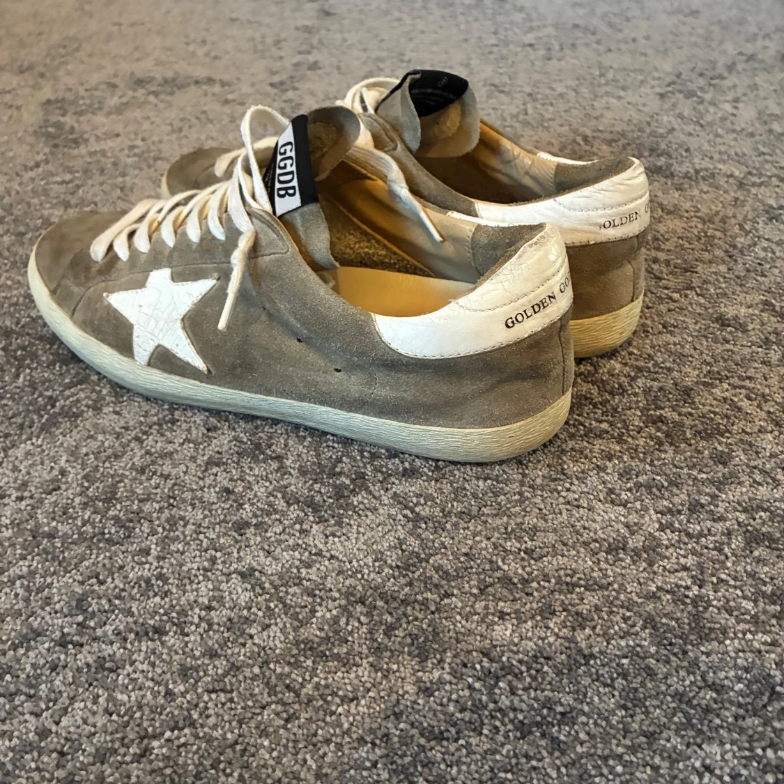 Beige mocka sneakers från Golden Goose - 1