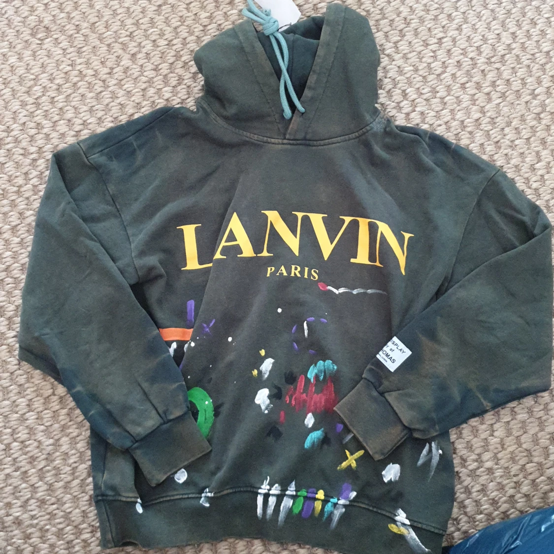 Lanvin hoodie med färgstänk och tryck