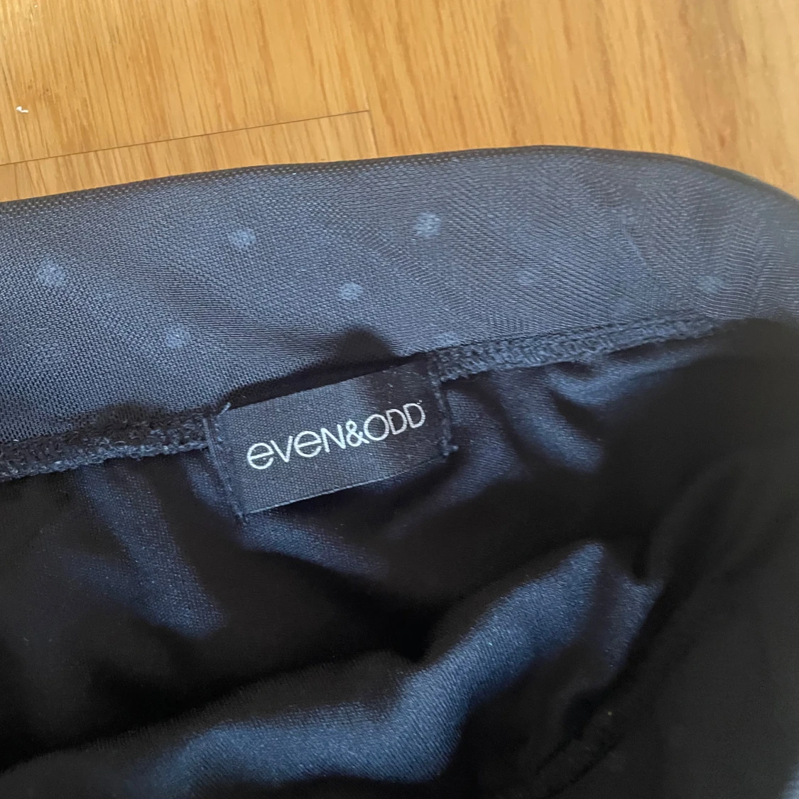 Svart prickig långkjol från Even&Odd - 1