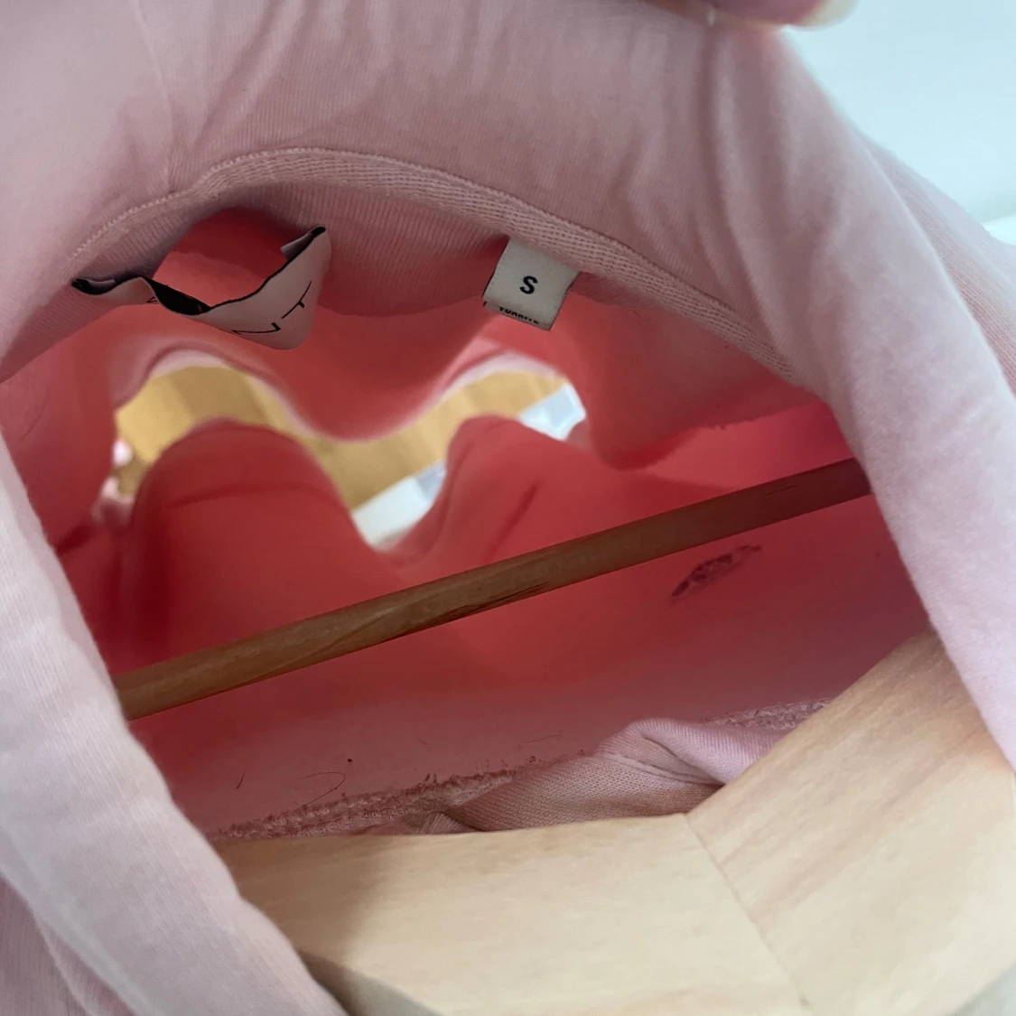 Ljusrosa hoodie från GANT i bomull - 2