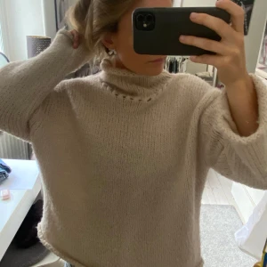 Beige stickad polotröja Zara - Bra skick