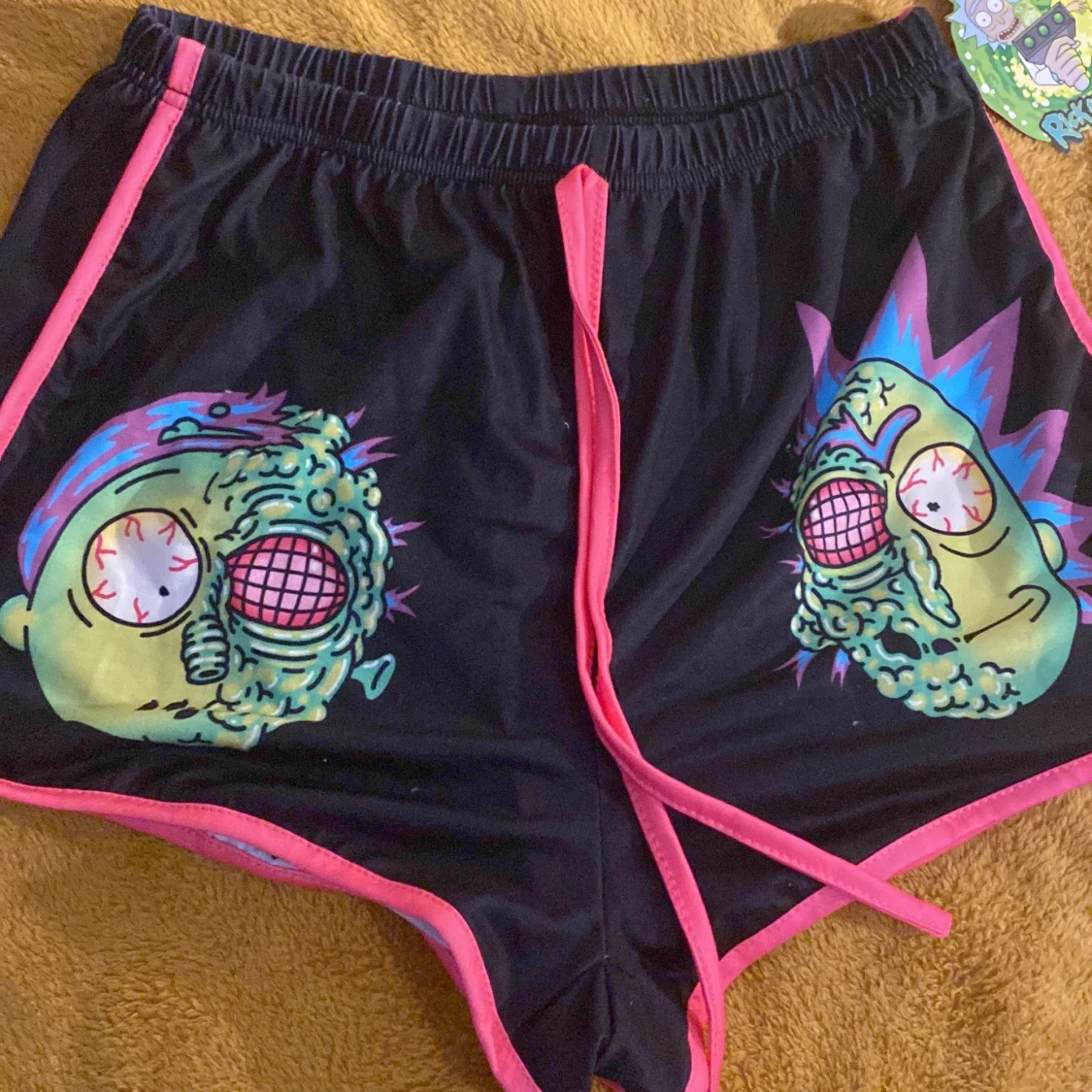 Rick and Morty svarta shorts med tryck - 1