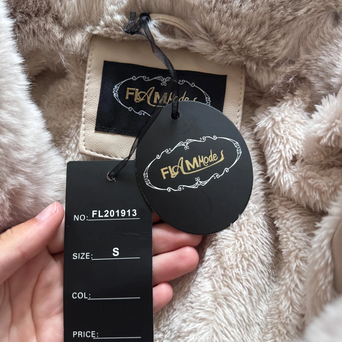 Beige pälsjacka från FLAMMode S - 3