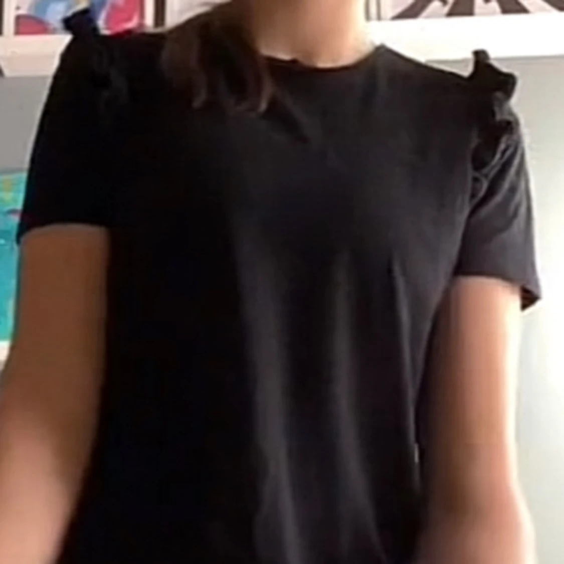 Svart topp med volangärmar från Zara - 1