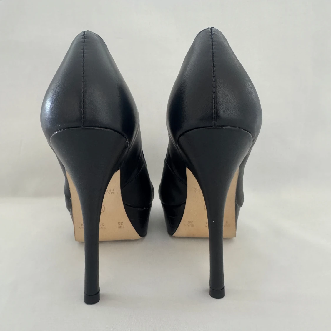 Svarta platåpumps från Via Uno - 3