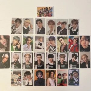 Stray Kids Photocards - Säljer bara, skriv vilket ni vill ha för pris💕 de två längst till vänster är ej riktiga photocards, alla andra är äkta💕