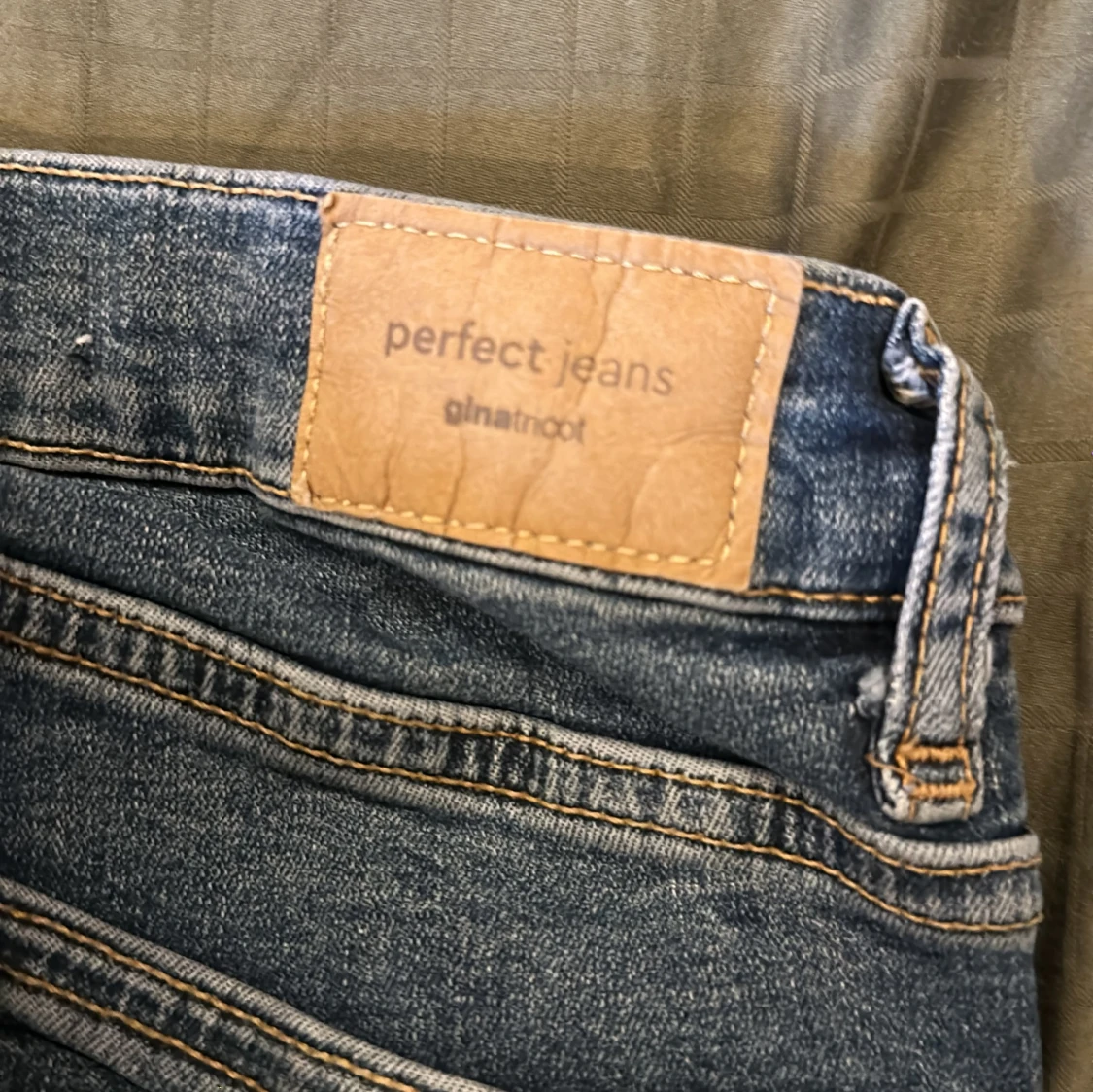 Blå bootcut jeans från Gina Tricot - 2