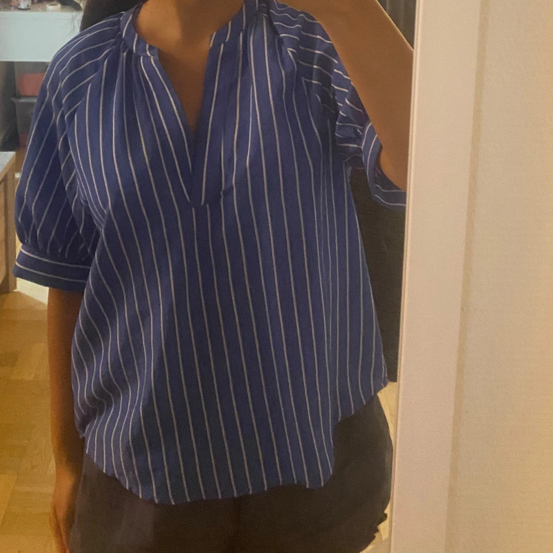 Blå vit randig blus