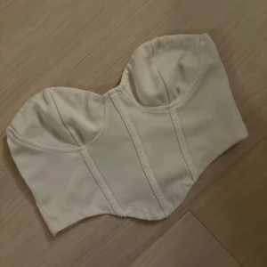 Vit topp - vit topp supersöt