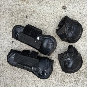  Jättesnygga benskydd från Ullared  -  Jättefina använd ett par gånger i storlek cob